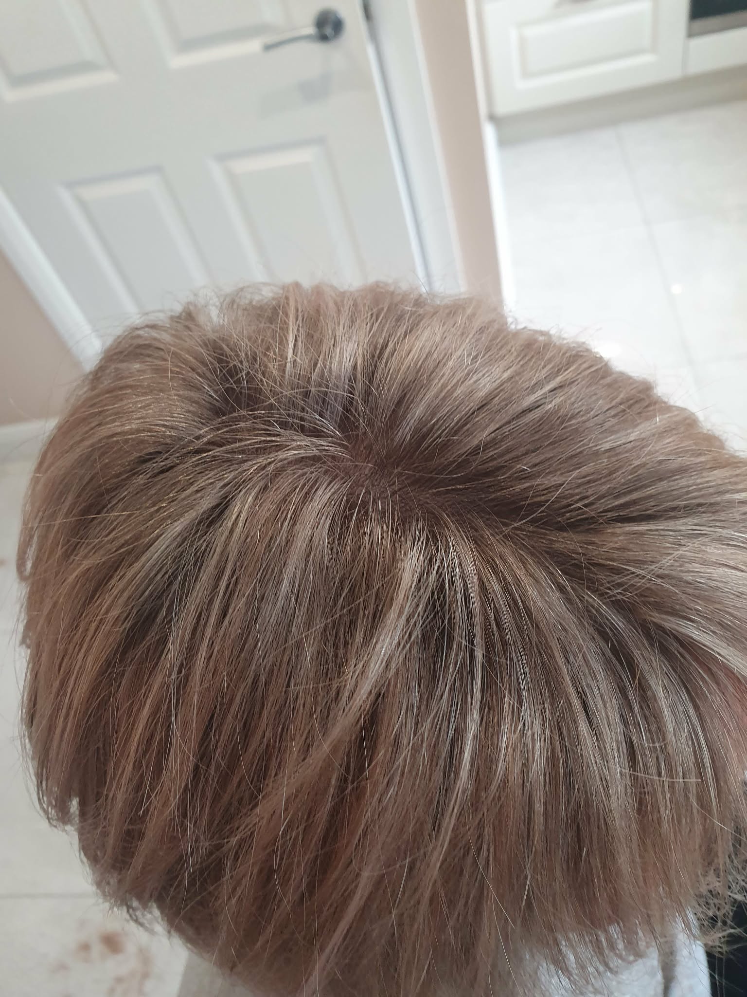 Before and after hair transformation at Aušra Beauty Studio