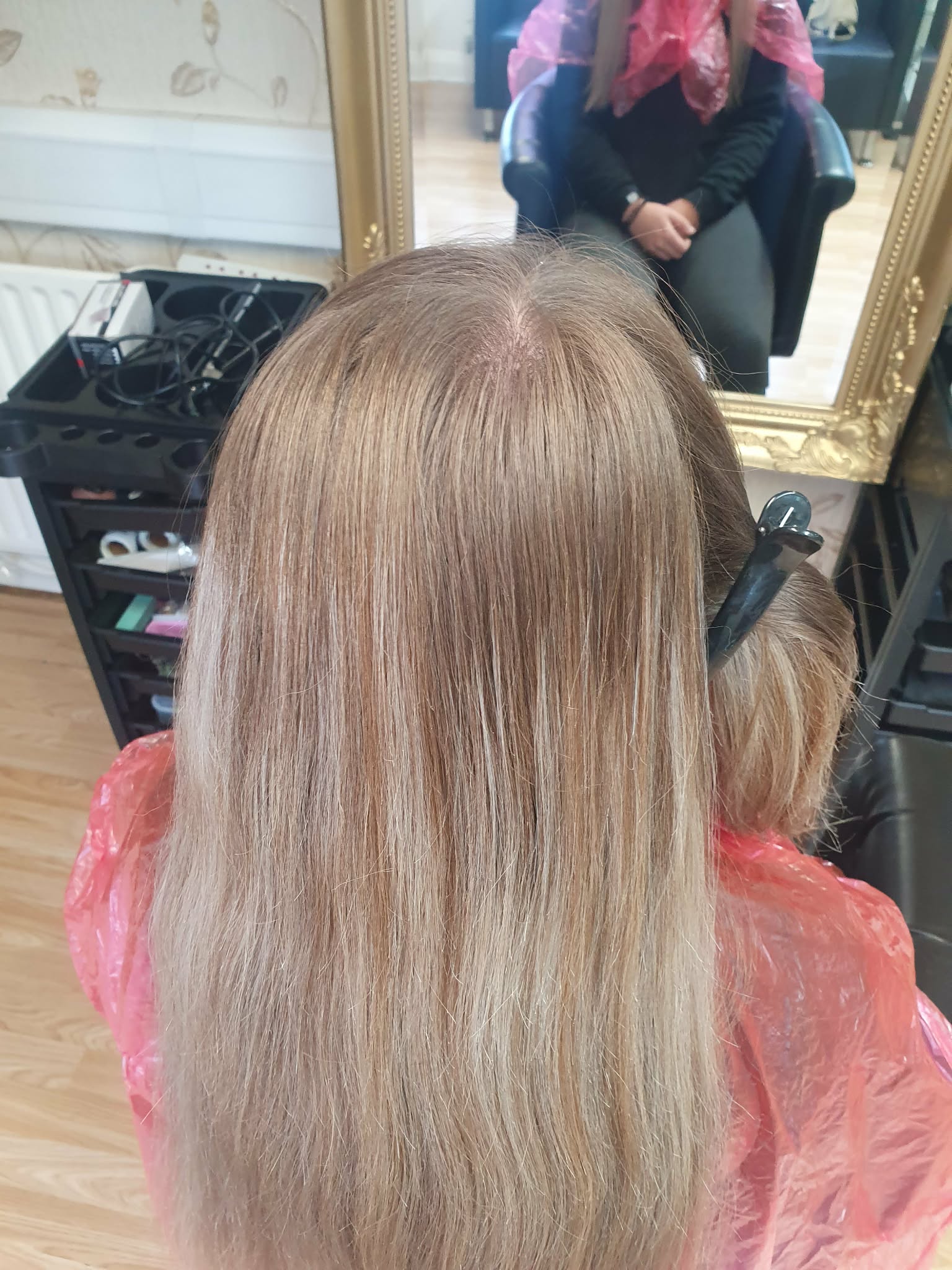 Before and after hair transformation at Aušra Beauty Studio